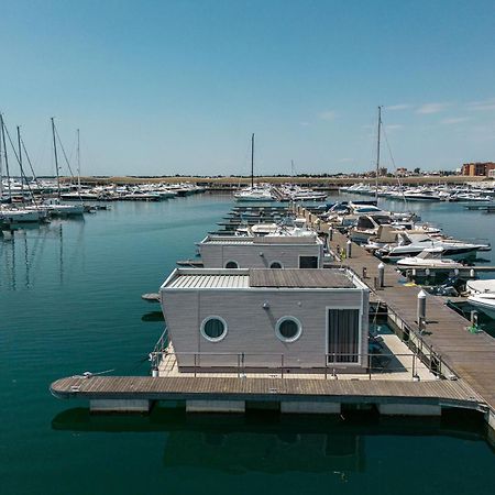 Marina Del Gargano Houseboat Hotel Manfredonia Exterior photo