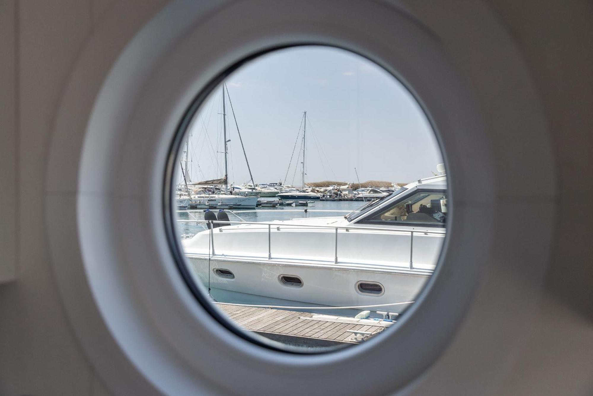 Marina Del Gargano Houseboat Hotel Manfredonia Exterior photo