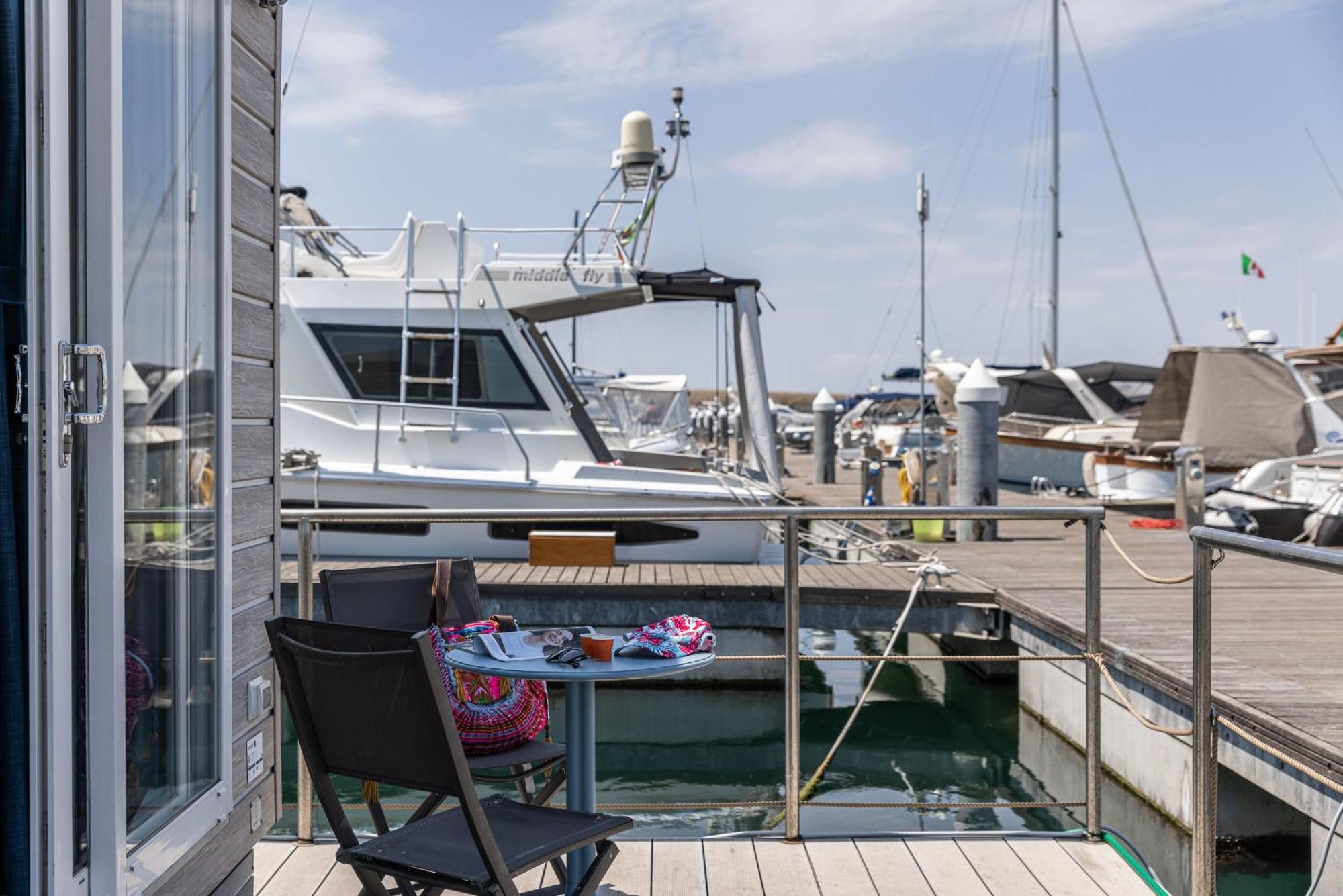 Marina Del Gargano Houseboat Hotel Manfredonia Exterior photo