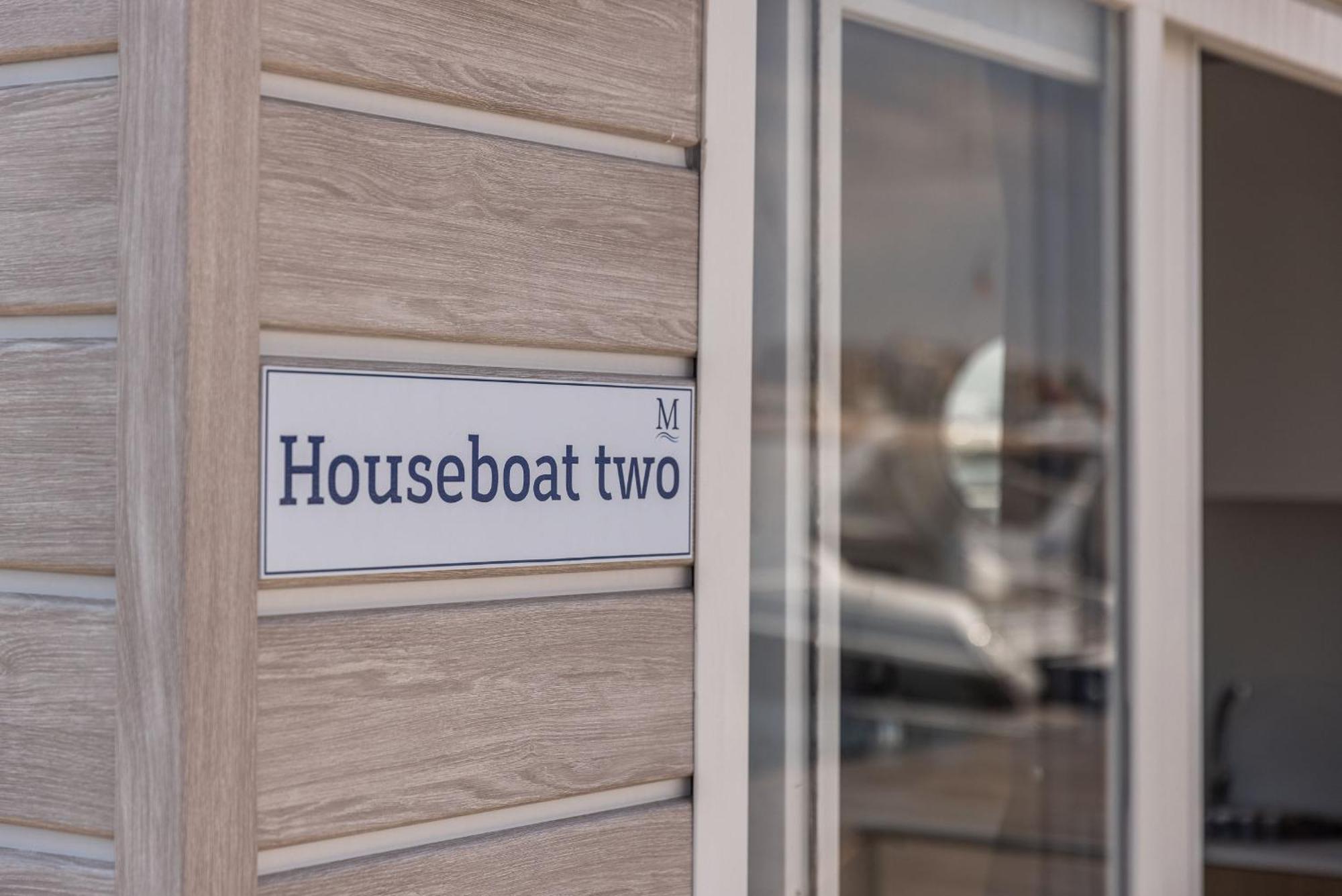 Marina Del Gargano Houseboat Hotel Manfredonia Exterior photo
